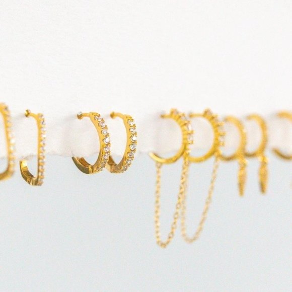 Perfect Huggies Dainty Pave Huggies High Quality gold Huggies Cubic Zirconia - Picture 8 of 14